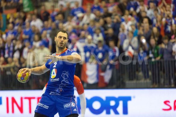 1358081177-france-suffers-but-wins-the-first-match-in-handball-world-championship_1722958